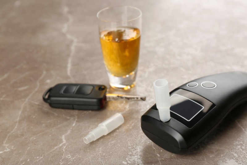 Przewodnik po rodzajach alkomatów